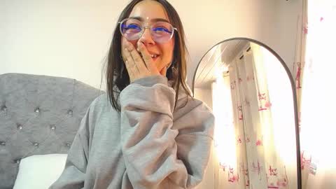 Paris online show from 01/05/26, 05:27