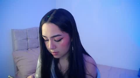 Paris online show from 04/15/26, 10:21