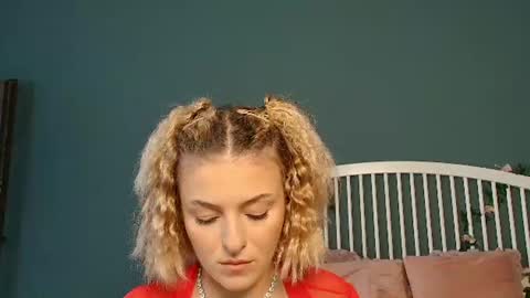 Snapshot of _parishill chatting on 07/08/26, 04:17 Alisa online show from 07/08/26, 04:17