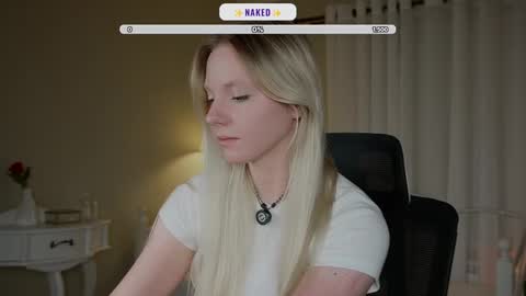 Snapshot of _penisflytrap_ chatting on 10/03/25, 03:20 Viktoria online show from 10/03/25, 03:20