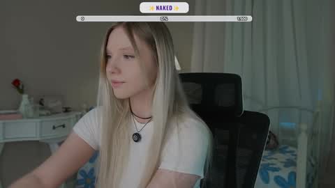 Snapshot of _penisflytrap_ chatting on 11/23/25, 12:05 Viktoria online show from 11/23/25, 12:05