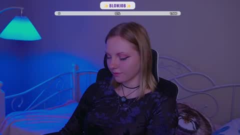 Snapshot of _penisflytrap_ chatting on 02/25/26, 04:33 Viktoria online show from 02/25/26, 04:33