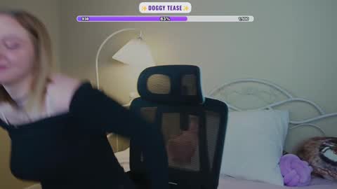 Snapshot of _penisflytrap_ chatting on 03/08/26, 02:04 Viktoria online show from 03/08/26, 02:04