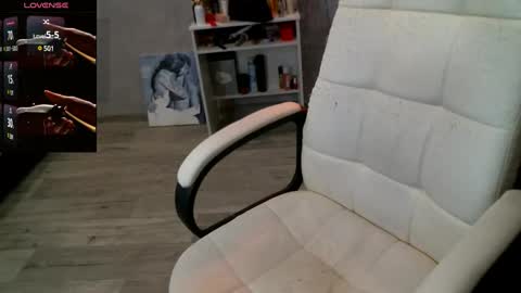 Ilona online show from 02/25/25, 08:36