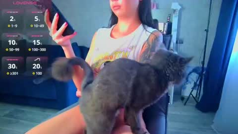 Snapshot of _pink__rabbit_ chatting on 07/17/26, 01:51 Ilona online show from 07/17/26, 01:51