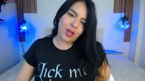 Laura online show from 05/19/26, 06:03