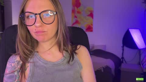 Snapshot of _private_person_ chatting on 12/03/24, 04:28 HADLY today day-off see u online 0112 online show from 12/03/24, 04:28