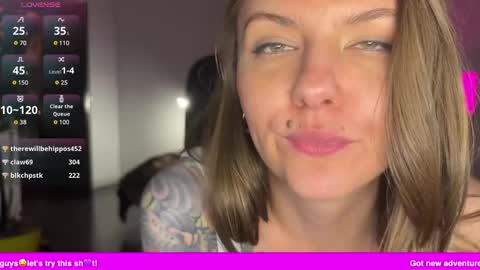 Snapshot of _private_person_ chatting on 12/27/24, 08:39 HADLY today day-off see u online 0112 online show from 12/27/24, 08:39