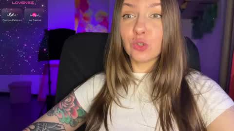 Snapshot of _private_person_ chatting on 02/12/25, 06:09 HADLY today day-off see u online 0112 online show from 02/12/25, 06:09