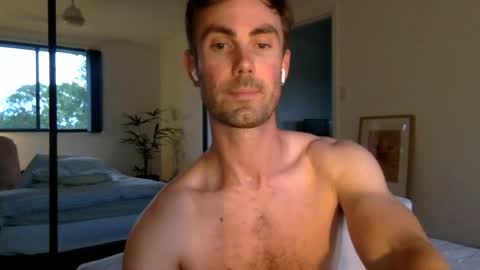 _r3ve_ online show from 12/14/25, 08:41