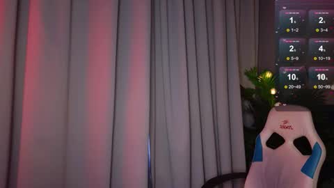 im Amy online show from 09/30/25, 06:07