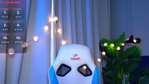 im Amy online show from 10/13/25, 06:02