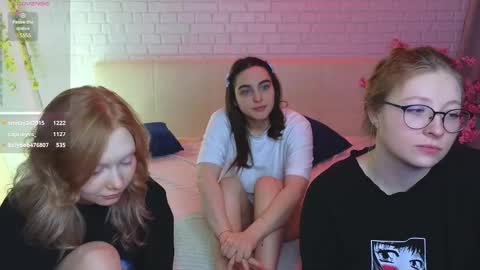 Merlizz Eva Jane Mila Nicole  left to right  online show from 02/17/25, 11:44