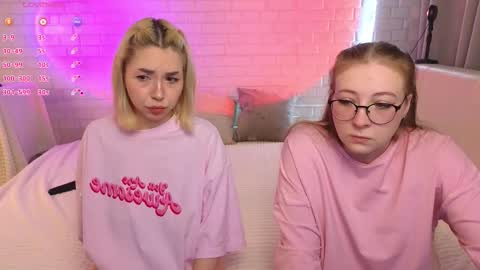 Merlizz Eva Jane Mila Nicole  left to right  online show from 11/22/25, 02:16