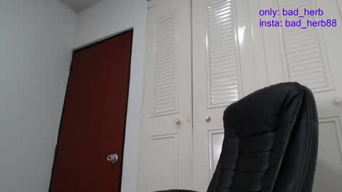 Alejandra  online show from 09/25/25, 04:27