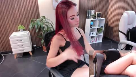 Snapshot of _redfoxxx_ chatting on 09/27/25, 12:04 You can tell me Mariana online show from 09/27/25, 12:04