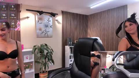 Snapshot of _redfoxxx_ chatting on 11/01/25, 10:17 You can tell me Mariana online show from 11/01/25, 10:17