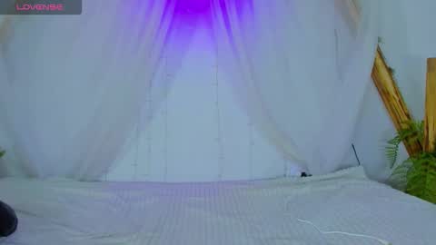 Moon online show from 12/01/25, 10:04