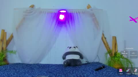 Moon online show from 12/04/25, 07:44