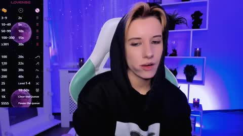 Rein online show from 03/26/26, 04:23