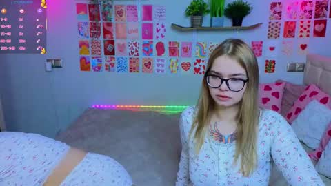 LISSAPVT IS OPEN online show from 03/07/25, 12:34