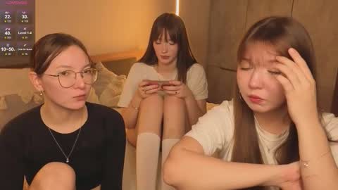 LISSAPVT IS OPEN online show from 11/22/25, 04:06