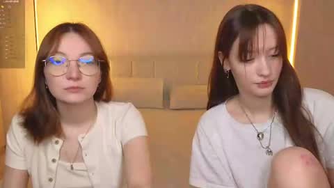 Snapshot of _reverse_gang_ chatting on 05/17/26, 03:37 LISSAPVT IS OPEN online show from 05/17/26, 03:37