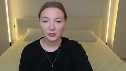 Snapshot of _reverse_gang_ chatting on 06/18/26, 03:05 LISSAPVT IS OPEN online show from 06/18/26, 03:05