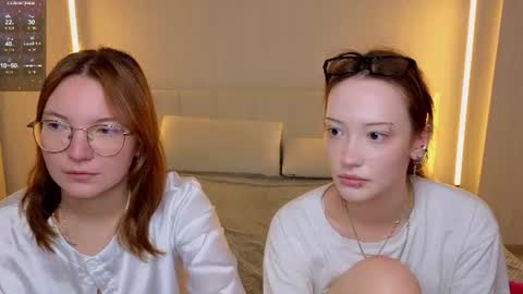 Snapshot of _reverse_gang_ chatting on 06/22/26, 04:31 LISSAPVT IS OPEN online show from 06/22/26, 04:31