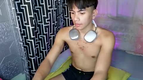 Snapshot of _rhodhard chatting on 04/13/26, 04:07 _rhodhard online show from 04/13/26, 04:07
