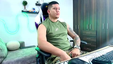 Snapshot of _robertobaggio chatting on 01/21/25, 01:43 Roberto online show from 01/21/25, 01:43