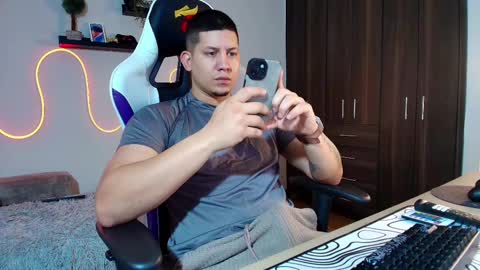 Snapshot of _robertobaggio chatting on 02/18/25, 12:39 Roberto online show from 02/18/25, 12:39