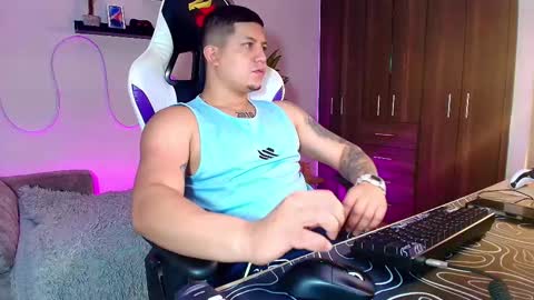 Snapshot of _robertobaggio chatting on 03/11/25, 12:50 Roberto online show from 03/11/25, 12:50