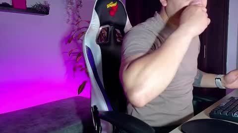 Roberto online show from 10/27/25, 12:31