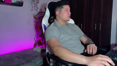 Snapshot of _robertobaggio chatting on 12/22/25, 05:48 Roberto online show from 12/22/25, 05:48