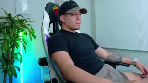 Snapshot of _robertobaggio chatting on 02/05/26, 03:44 Roberto online show from 02/05/26, 03:44