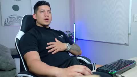 Snapshot of _robertobaggio chatting on 02/21/26, 09:21 Roberto online show from 02/21/26, 09:21