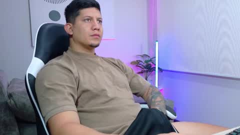 Snapshot of _robertobaggio chatting on 02/25/26, 12:15 Roberto online show from 02/25/26, 12:15