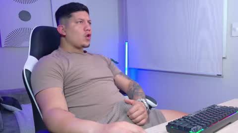 Snapshot of _robertobaggio chatting on 02/28/26, 06:47 Roberto online show from 02/28/26, 06:47