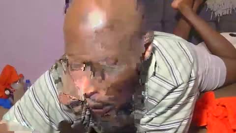 Snapshot of _sambo_ chatting on 11/15/25, 01:07 _sambo_ online show from 11/15/25, 01:07