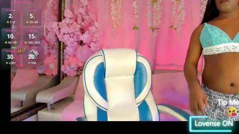 Snapshot of _samylove_ chatting on 12/15/25, 02:10 Sammy online show from 12/15/25, 02:10