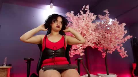 Snapshot of _sarahrose chatting on 11/10/25, 11:42 Sara online show from 11/10/25, 11:42