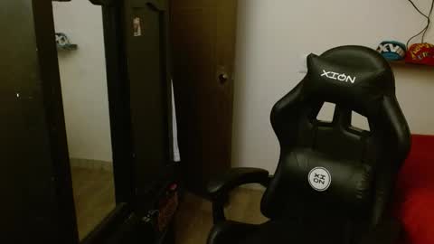 SCHNEIDER online show from 11/19/25, 04:56