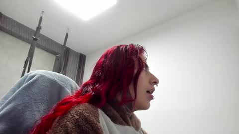 Snapshot of _selene_red chatting on 04/28/26, 01:26 Selene online show from 04/28/26, 01:26