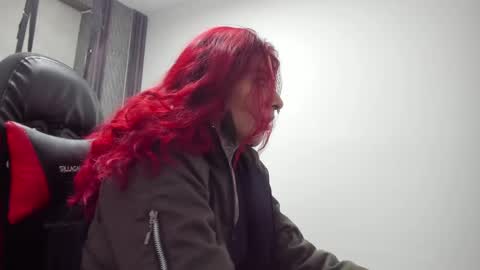 Snapshot of _selene_red chatting on 05/13/26, 01:14 Selene online show from 05/13/26, 01:14