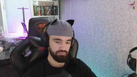 Ask me online show from 10/10/25, 02:27