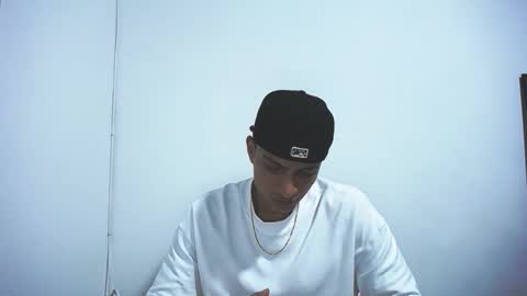 Juan Pablo-independent model online show from 11/17/25, 09:15