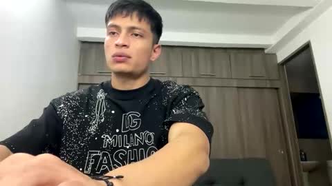 Juan Pablo-independent model online show from 02/15/26, 02:41