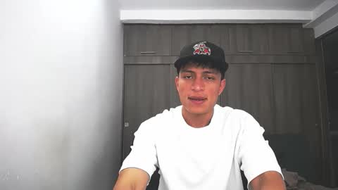 Juan Pablo-independent model online show from 02/18/26, 01:01