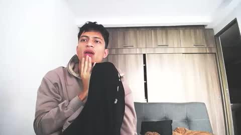 Juan Pablo-independent model online show from 02/19/26, 05:09